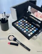 ZMILE COSMETICS My Treasure Case козметично куфарче