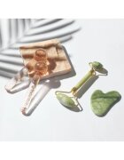 Zoë Ayla Luxurious Jade Crystal Roller масажно валяче за лице 1 бр.