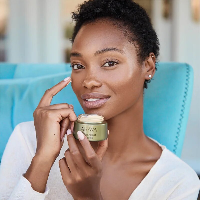 Ahava Safe Retinol подхранващ крем против бръчки с ретинол 50 мл.