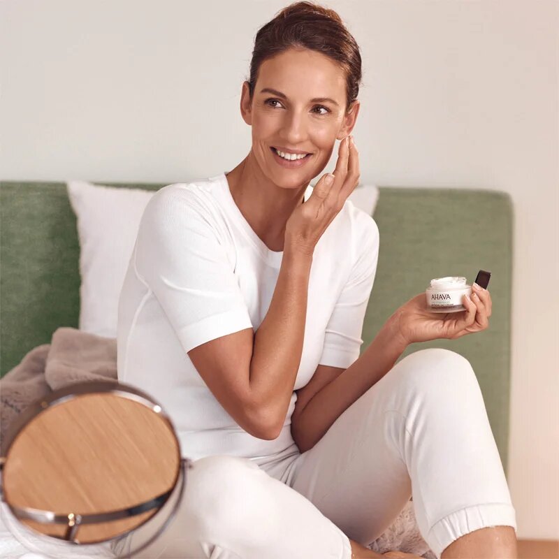 Ahava Time To Revitalize подмладяващ дневен крем против бръчки 50 мл.