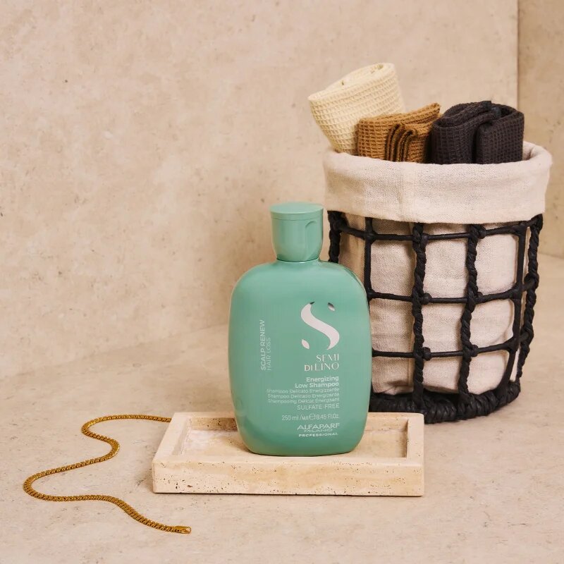 Alfaparf Milano Semi Di Lino Scalp Renew енергизиращ шампоан за нежна разредена и фина коса 250 мл.