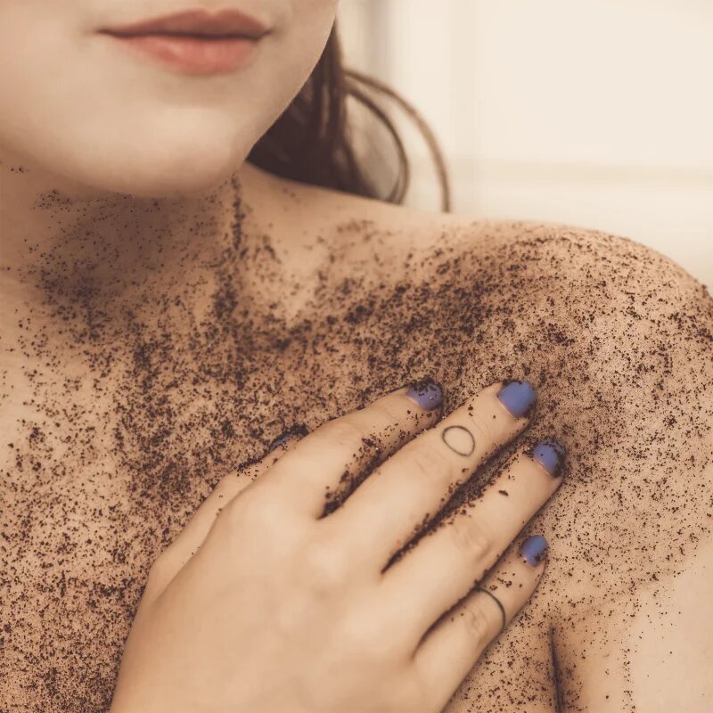 Almara Soap Face & Body Scrub захарен пилинг за тяло и лице с аромат Sweet Coffee 110 гр.