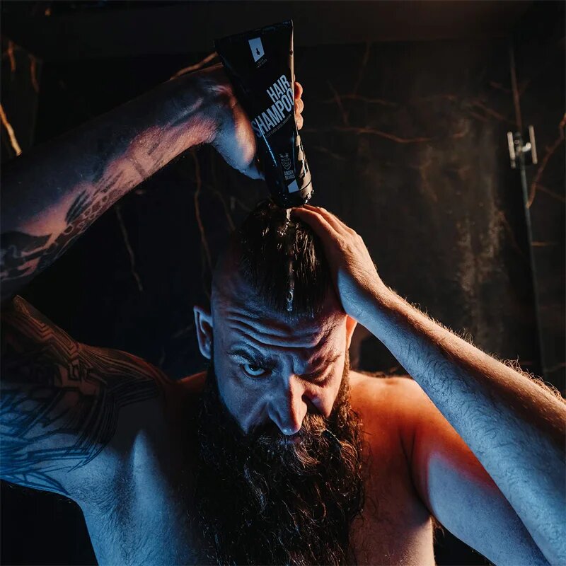 Angry Beards Urban Twofinger Shampoo освежаващ шампоан за коса и брада 230 мл.