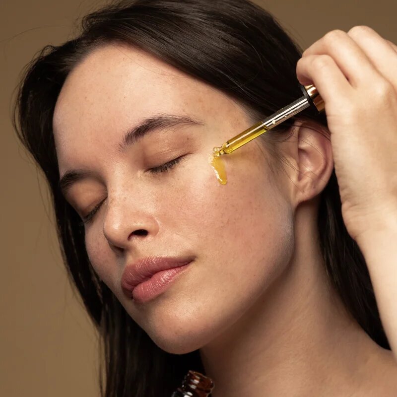 Antipodes Divine Face Oil Rosehip & Avocado Oil защитен серум против първите признаци на стареене на кожата 10 мл.