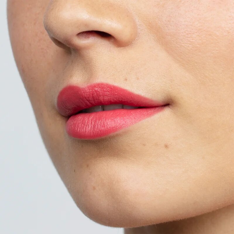 Antipodes Moisture-Boost Natural Lipstick подхранващо червило цвят South Pacific Coral 4 гр.