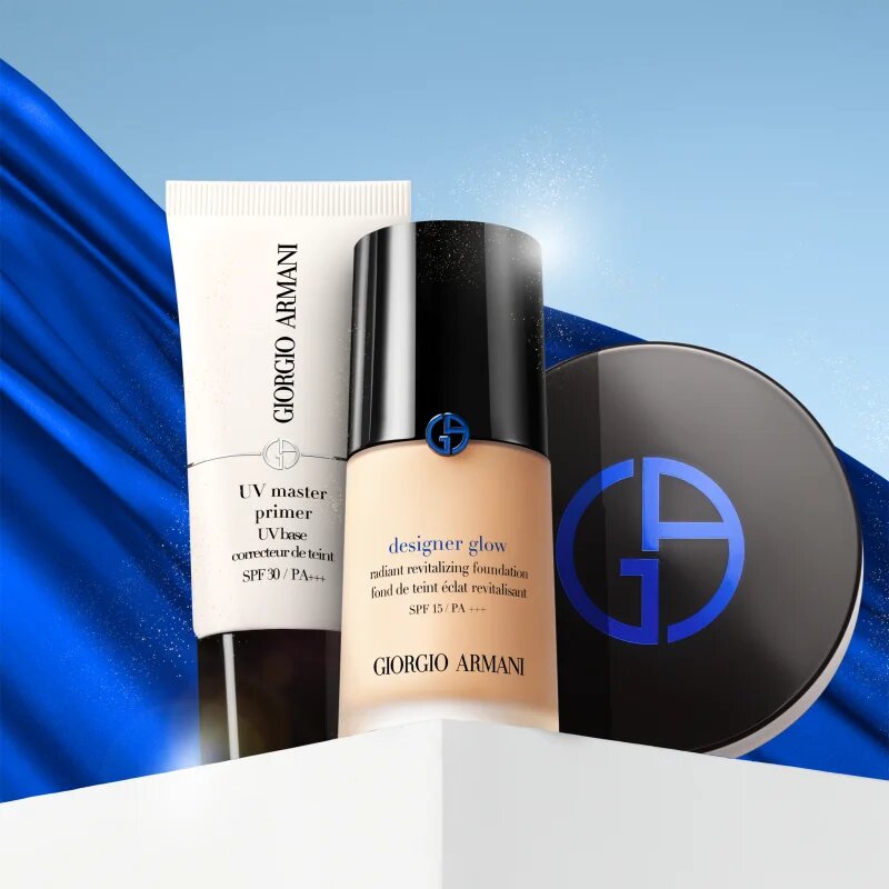 Armani Designer Glow Foundation подмладяващ и озаряващ фон дьо тен SPF 15 цвят 4 30 мл.
