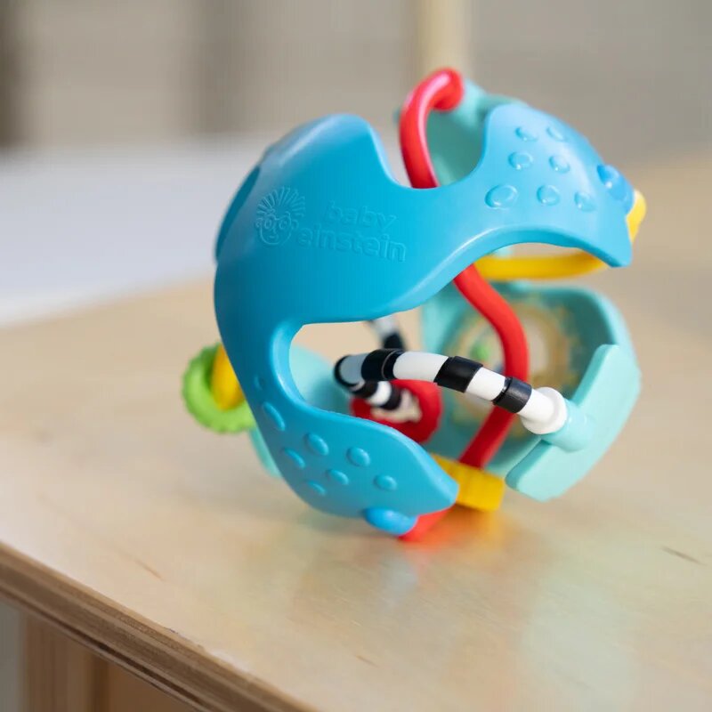Baby Einstein Rattle & Sense™ сензорна топка с гризалка 3m+ 1 бр.