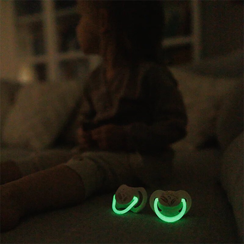 BabyOno Take Care Symmetrical Silicone Soothers биберон Day & Night 18m+ 2 бр.