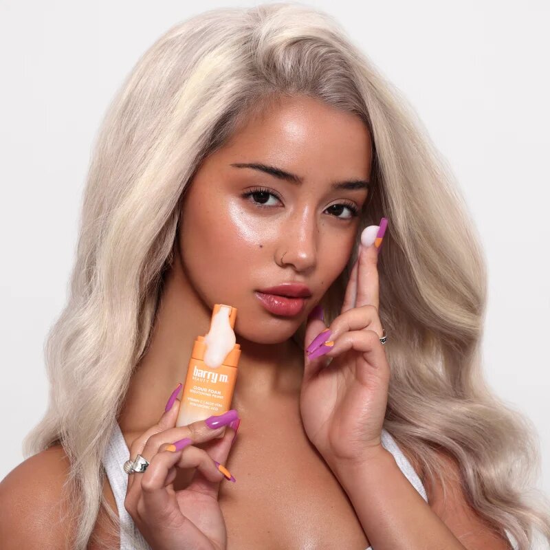 Barry M Cloud Foam озаряваща база под фон дьо тен 28 мл.