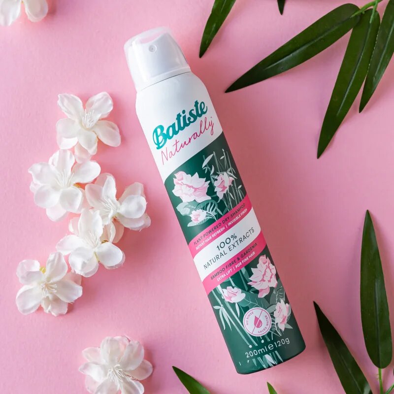 Batiste Naturally Bamboo & Gardenia сух шампоан за абсорбиране на излишния себум а освежаване на косата 200 мл.