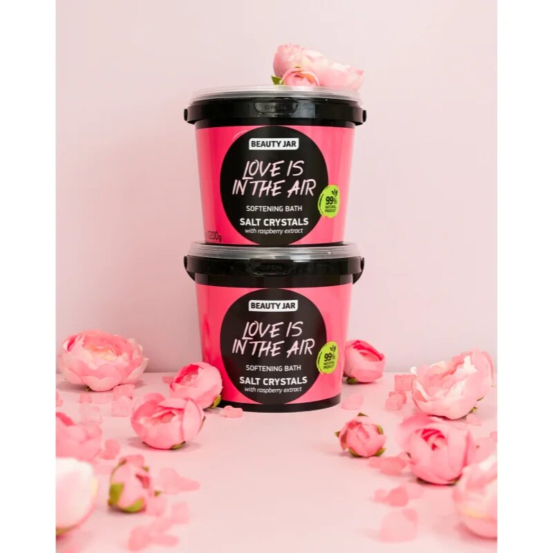 Beauty Jar Love Is In The Air сол за баня за мека и гладка кожа 1200 гр.