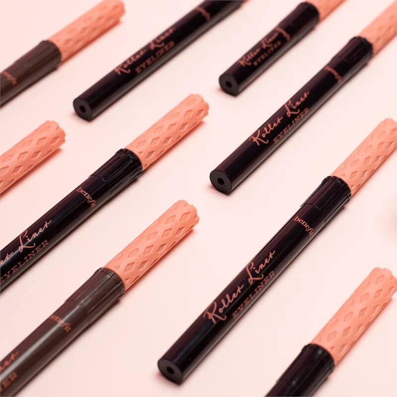 Benefit Roller Liner течни очни линии цвят Black 1 мл.