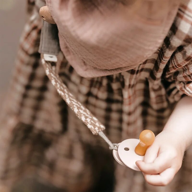 BIBS Paci Braid клипс за биберон Blush / Ivory 1 бр.