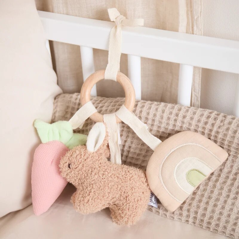 Bieco Activity Toy Bunny Fine контрастна играчка за окачане 1 бр.