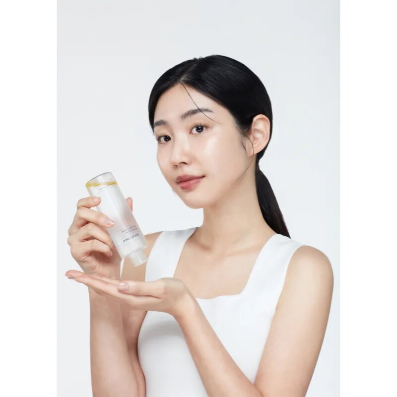Biodance Micro Dual Serum Toner хидратиращ тоник за двуфазно третиране на кожата на лицето 150 мл.
