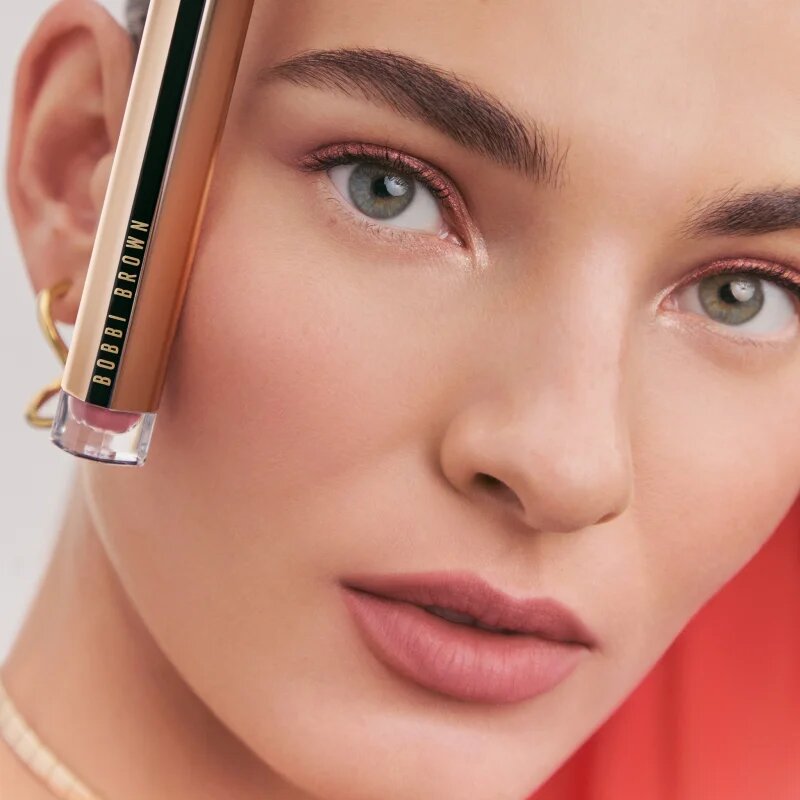 Bobbi Brown Threads of Love Luxe Matte Liquid Lipstick матиращо течно червило цвят Sandwash Pink 6 мл.
