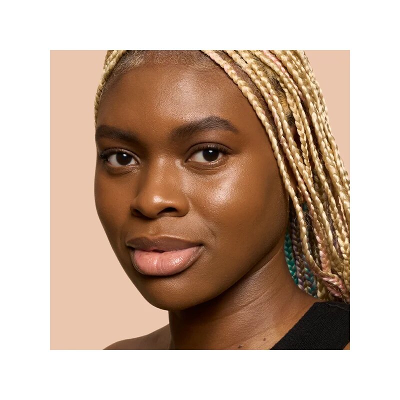 Bobbi Brown Weightless Skin Foundation SPF 15 дълготраен фон дьо тен с хидратиращ ефект цвят Golden Almond 30 мл.