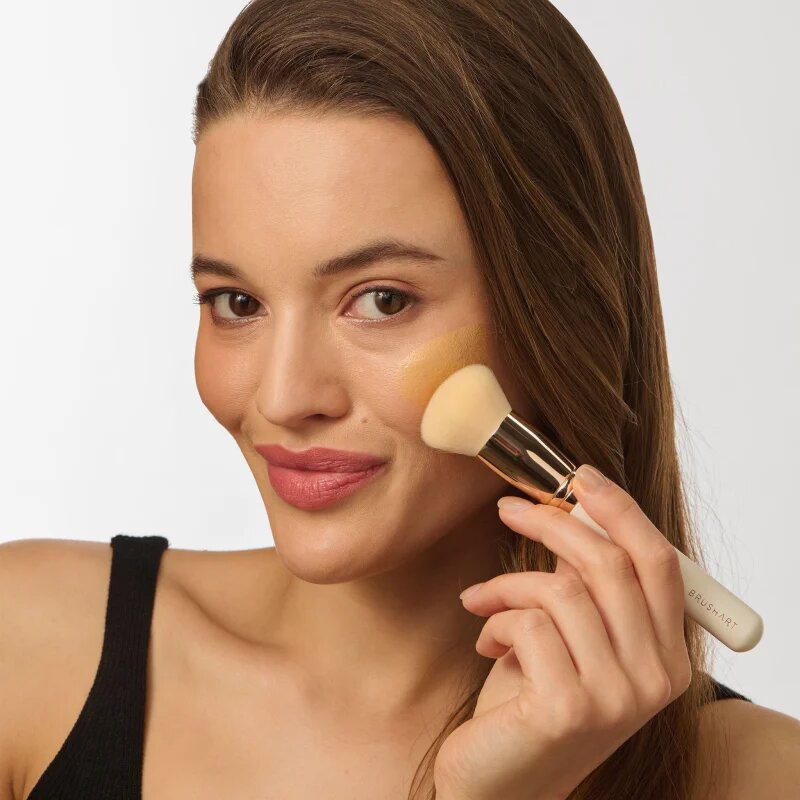 BrushArt Basic Foundation brush Четка за грим 1 бр.