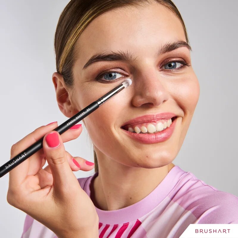 BrushArt Professional B8 Pencil shader brush четка за прецизно нанасяне на сенки за очи B8 1 бр.