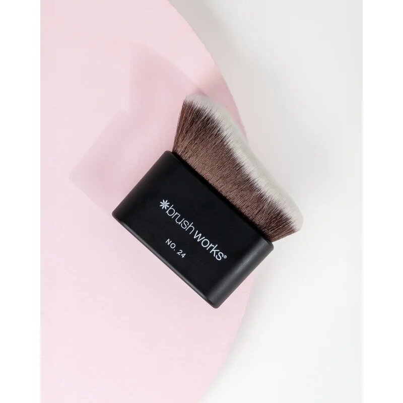 Brushworks Blending Face & Body Brush кабуки четка за лице и тяло тип NO. 24 1 бр.