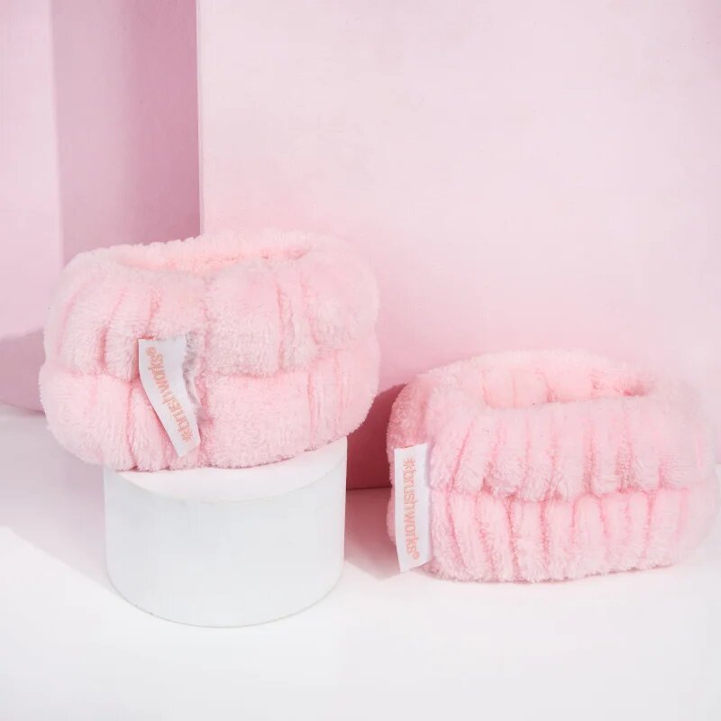 Brushworks Microfibre Wrist Wash Bands гривни против стичаща се вода при миене на лицето от микровлакна 2 бр.