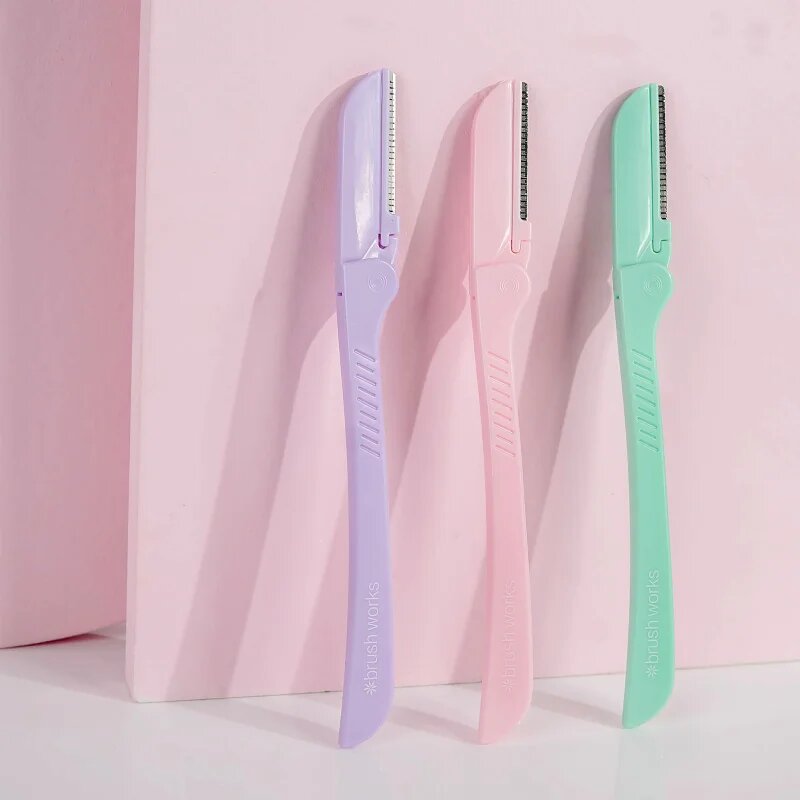 Brushworks Precision Eyebrow Razor Pastel бръснач за вежди