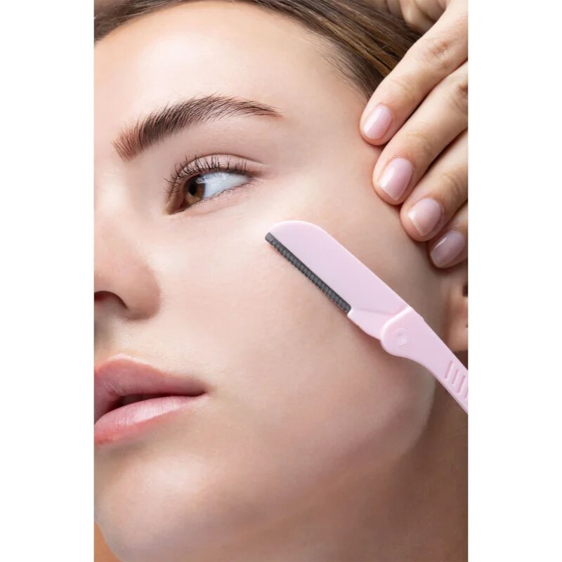 Brushworks Precision Eyebrow Razor Pastel бръснач за вежди