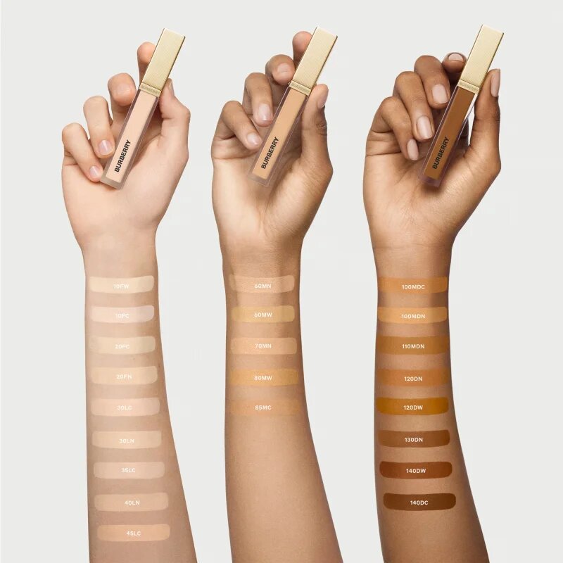 Burberry Beyond Wear Concealer дълготраен коректор цвят 100 Medium Deep Cool 8 мл.
