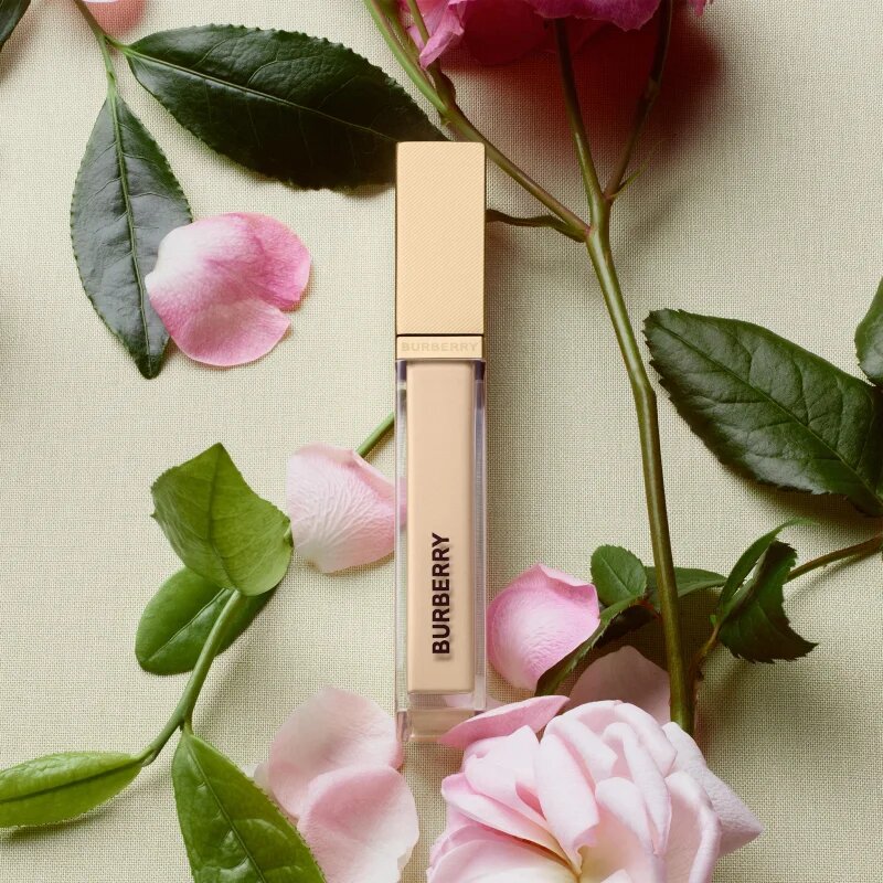 Burberry Beyond Wear Concealer дълготраен коректор цвят 100 Medium Deep Cool 8 мл.
