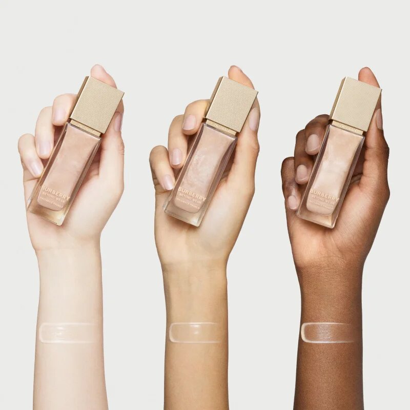 Burberry Beyond Wear Radiance Primer хидратираща основа под фон дьо тен 30 мл.