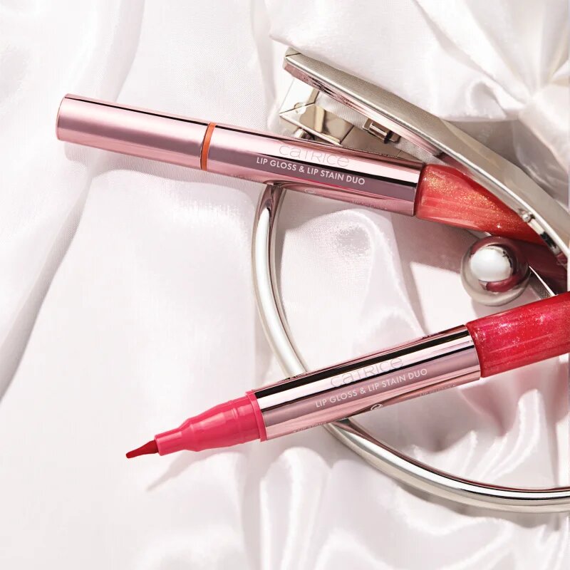 Catrice Brides & Besties дълготраен гланц за устни цвят C01 Apricot Promise 4.9 мл.