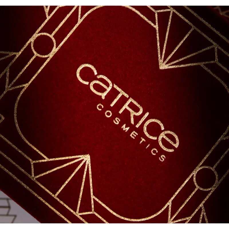 Catrice FESTIVE TREASURES мултифункционална палитра цвят C01 All I Want Is Velvet 12.7 гр.