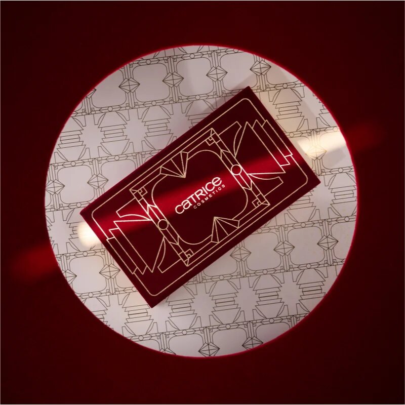 Catrice FESTIVE TREASURES мултифункционална палитра цвят C01 All I Want Is Velvet 12.7 гр.