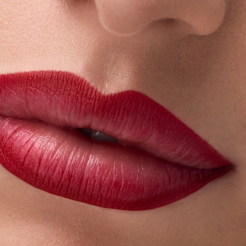 Catrice Gel Glide Long-Lasting Lip Liner молив-контур за устни с матиращ ефект цвят 030 Left On Red 1.5 гр.