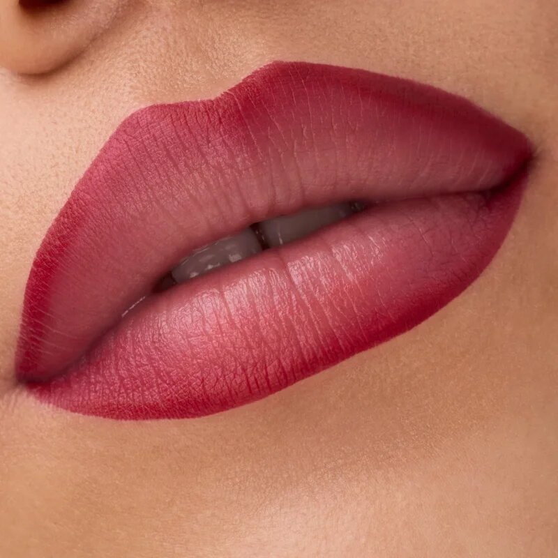 Catrice Gel Glide Long-Lasting Lip Liner молив-контур за устни с матиращ ефект цвят 030 Left On Red 1.5 гр.