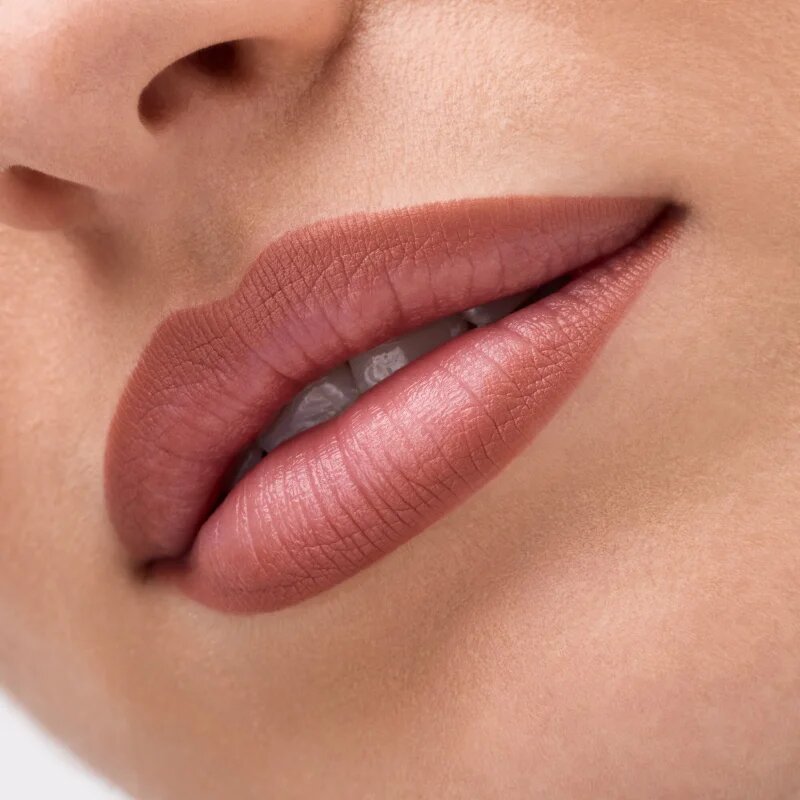 Catrice Gel Glide Long-Lasting Lip Liner молив-контур за устни с матиращ ефект цвят 040 Latte Lines 1.5 гр.