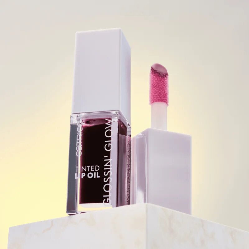 Catrice Glossin' Glow Tinted Lip Oil тониращ балсам за устни с хидратиращ ефект цвят 070 Make A Move 4 мл.