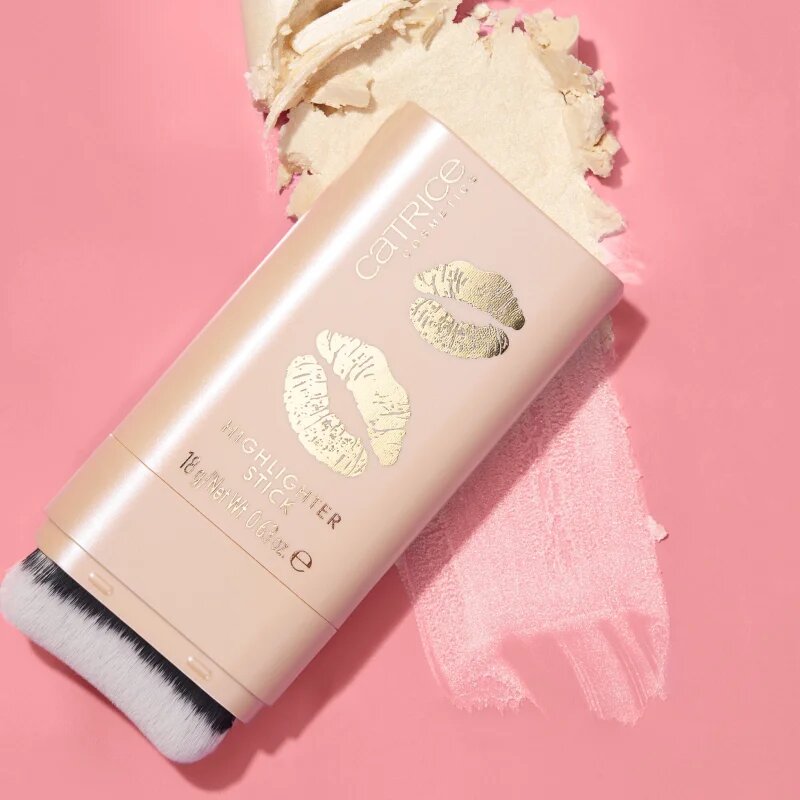 Catrice KISS & GLOW кремообразен озарител в стик цвят C01 Aurora Glow 18 гр.