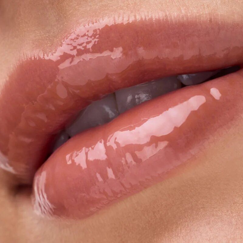 Catrice Peptide Bliss Glossy Lip Balm блестящ балсам за устни с пептиди цвят 040 Toffee Touched 10 мл.