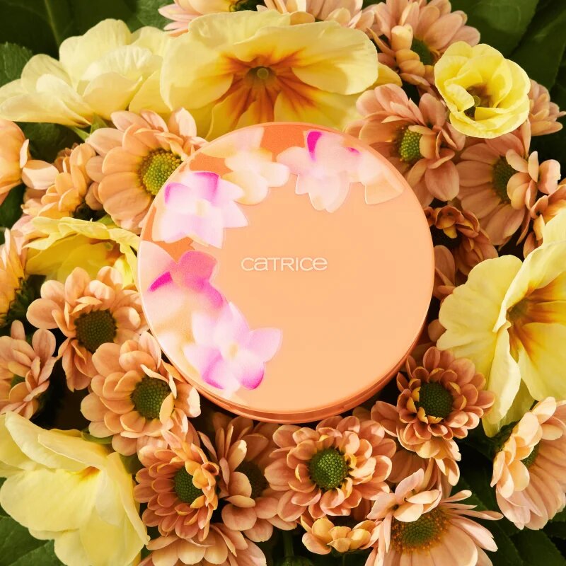 Catrice SEEKING FLOWERS озаряваща пудра цвят C01 Watch Me Bloom 5.5 гр.