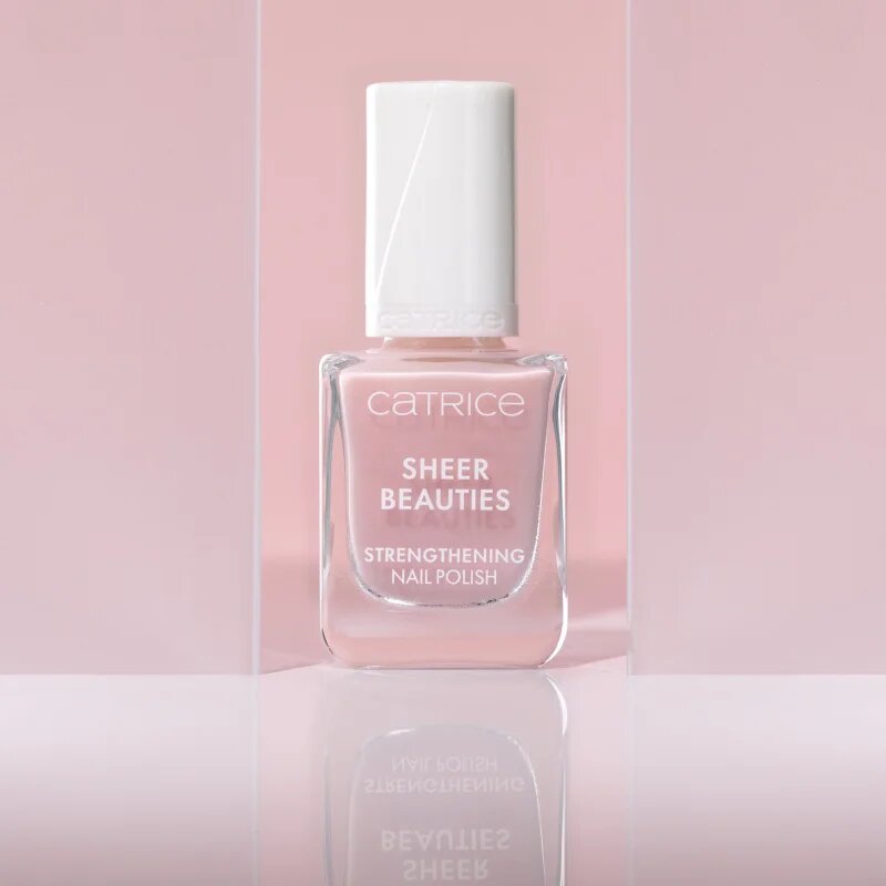 Catrice Sheer Beauties Strengthening Nail Polish подсилващ лак за нокти цвят 030 Barely Blushed 10.5 мл.