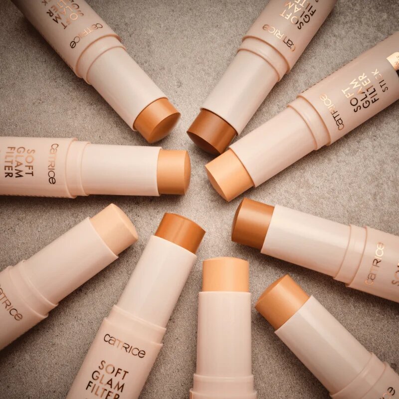 Catrice Soft Glam Filter Stick фон дьо тен в стик цвят 020 Light - Medium 9 гр.