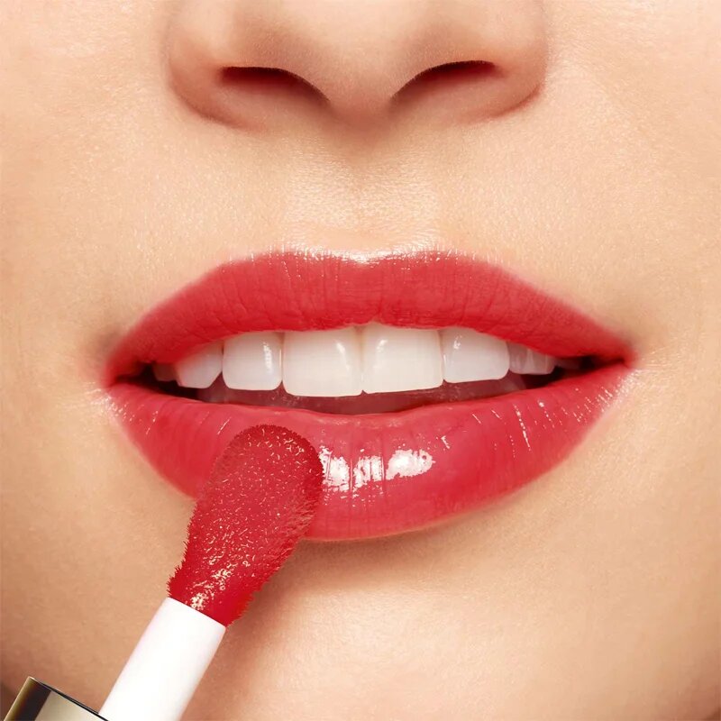 Clarins Lip Comfort Oil масло от нар с хидратиращ ефект цвят 03 cherry 7 мл.