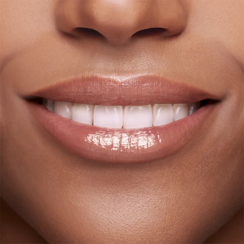 Clarins Lip Perfector Shimmer блясък за устни с хидратиращ ефект цвят 02 Apricot Shimmer 12 мл.