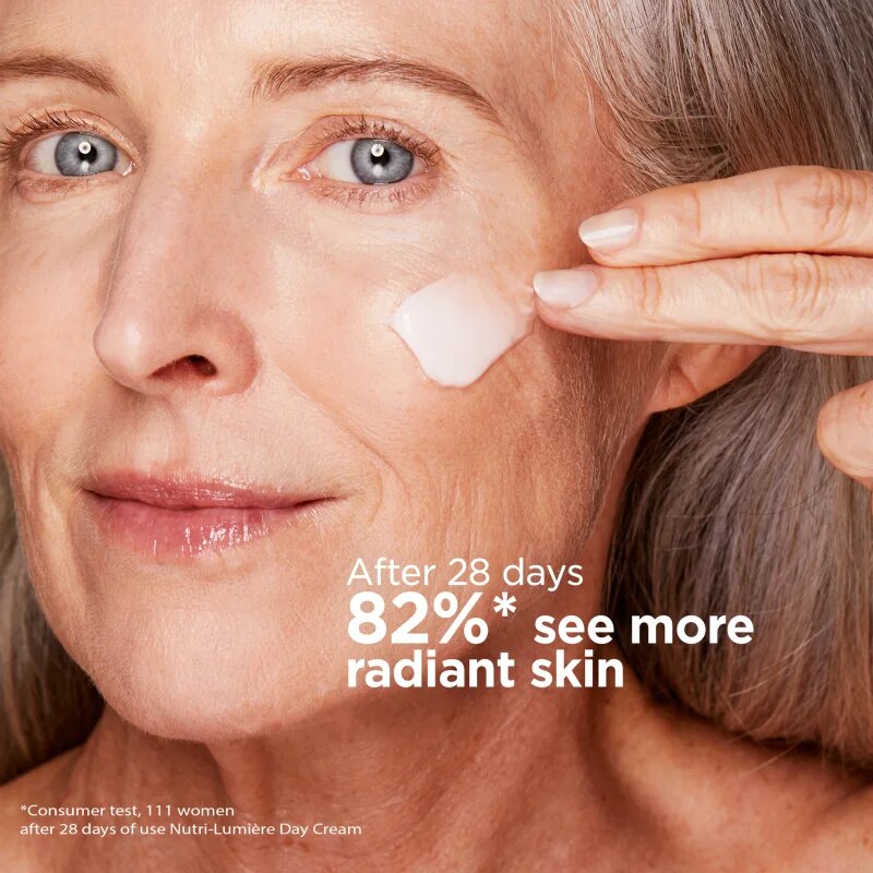 Clarins Nutri-Lumière Day ревитализиращ дневен крем за сияен вид на кожата 50 мл.