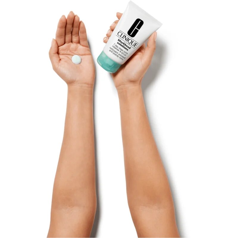Clinique Blackhead Solutions 7 Day Deep Pore Cleanse & Scrub почистващ пилинг за лице против черни точки 125 мл.