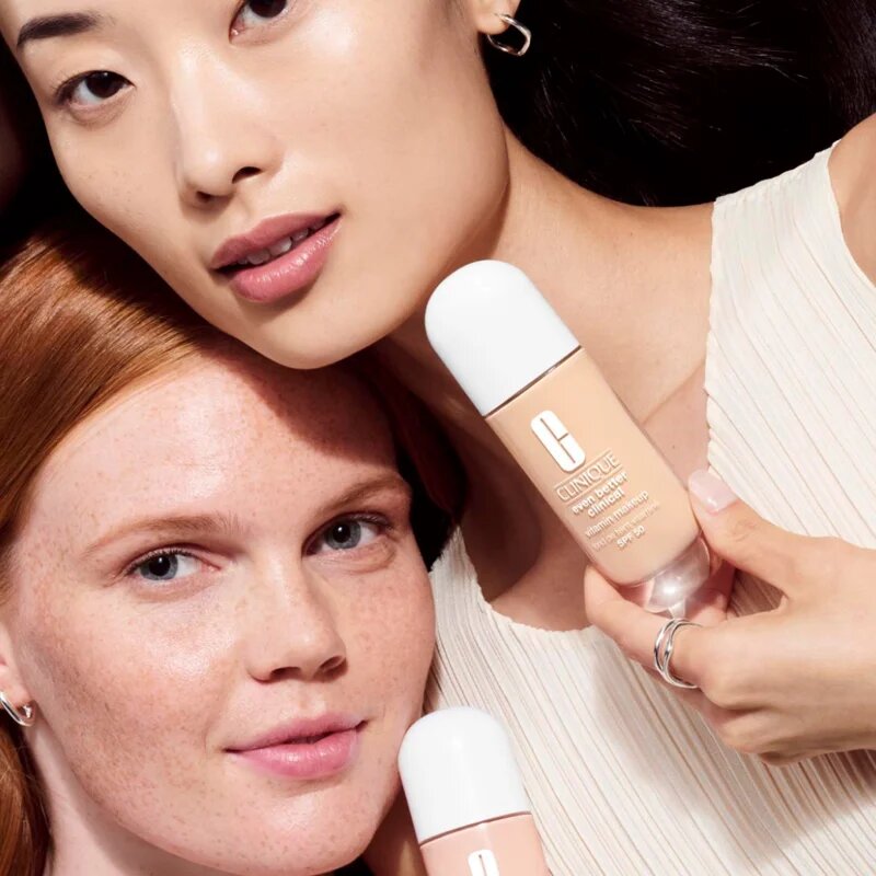 Clinique Even Better™ Vitamin Makeup течен фон дьо тен SPF 50 цвят Light Cool 2 30 мл.