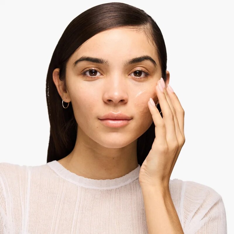Clinique Moisture Surge™ Exfoliating Glow Scrub деликатен ексфолиращ гел 125 мл.