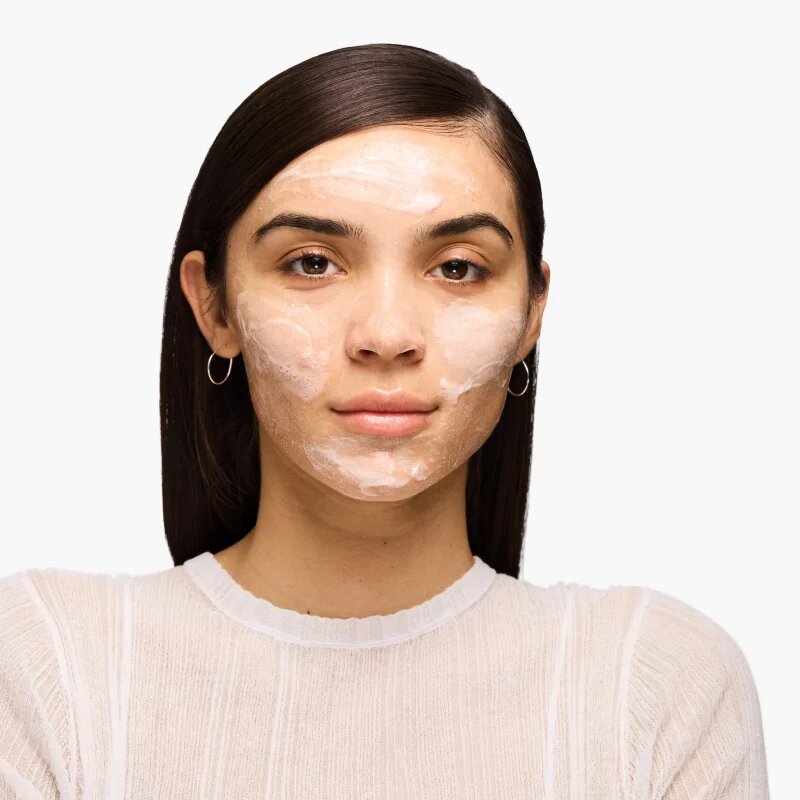 Clinique Moisture Surge™ Exfoliating Glow Scrub деликатен ексфолиращ гел 125 мл.