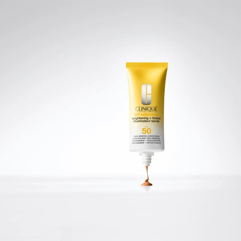 Clinique Sun UV Solutions Brightening Tinted Sunscream SPF50 озаряващ тониращ крем цвят Medium Deep 40 мл.